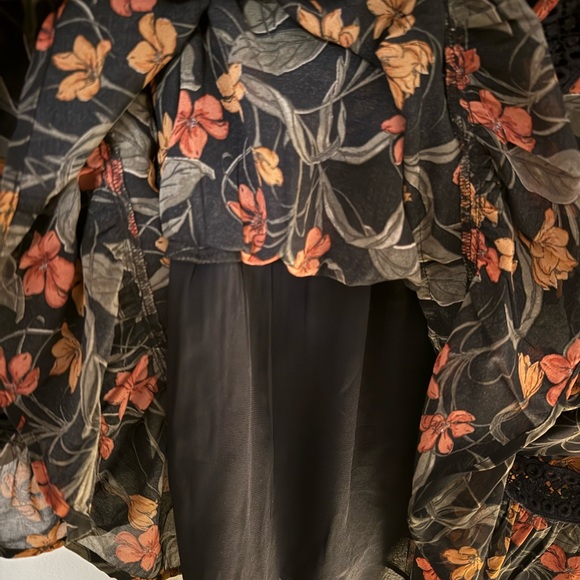 Gorgeous Boho Top - Picture 5 of 6